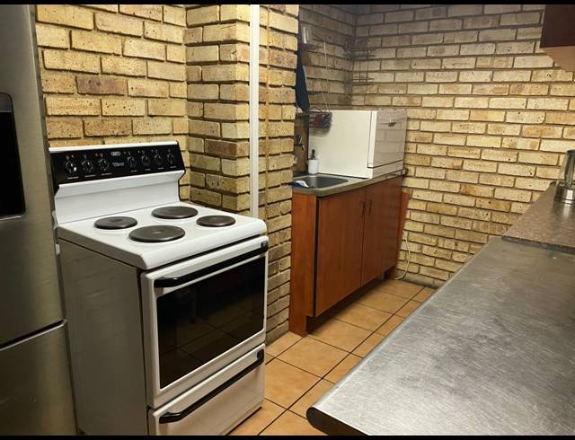 300.80M² BUSINESS CENTRE FOR SALE IN RUSTENBURG CENTRAL